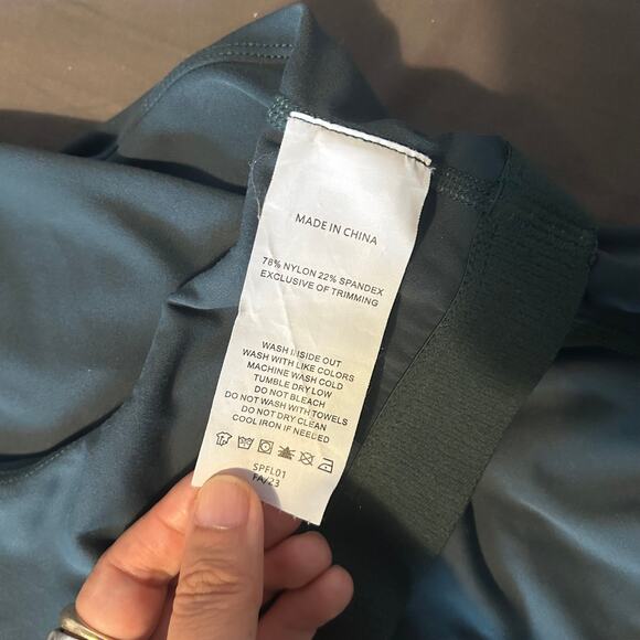 Quince Ultra-Form High-Neck Cropped Tank – Forest Green – Size L - Picture 7 of 8